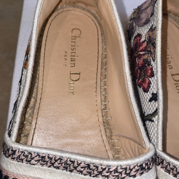 Dior size 38.5 authentic with box and dust bag. Slightly worn good condition. - Picture 2 of 6